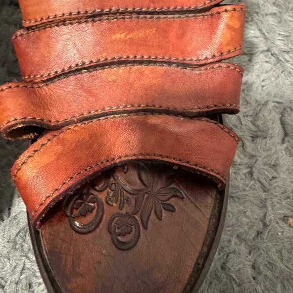 Hand Crafted Genuine Leather Heels - Picture 6 of 6